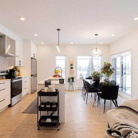 LUXUEUX condo 4 1/2 **Tout inclus** - Photo 3