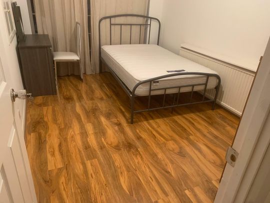 North Grange Mews,Ls6 - Photo 1