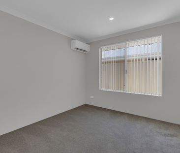 3 x 2 Family Home in Hilbert - Photo 6