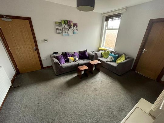 4 bedroom house share to rent - Photo 1