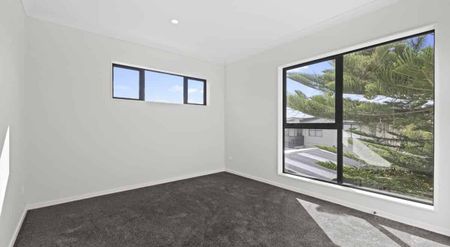 New 3 bedroom house Mangere - Photo 2