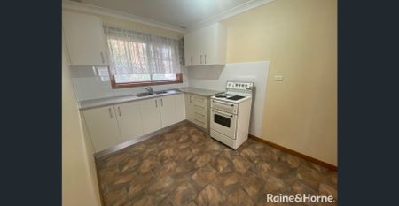 Cozy Two-Bedroom Unit in Farmborough Heights - Photo 4