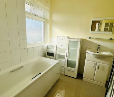 Lewins Way, Slough - Photo 2