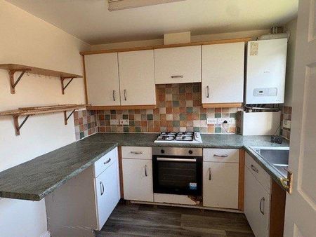 3 bedroom semi-detached house to rent - Photo 4