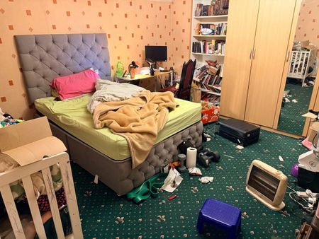 5 Bed Terraced House, North Circular Road, N13 - Photo 4