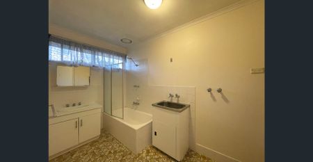 Updated 2 bedroom apartment - Photo 4