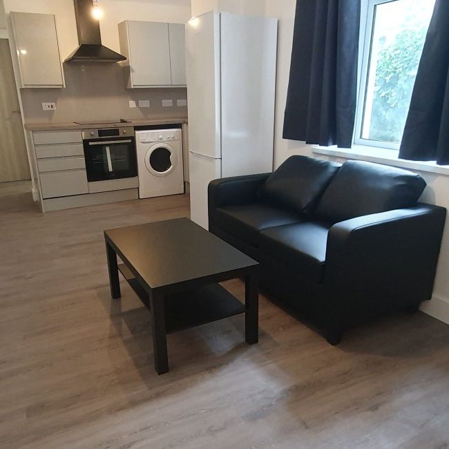 Flat 2, 19 Mundy Place, Cathays, Cardiff, CF24 4BZ - Photo 1