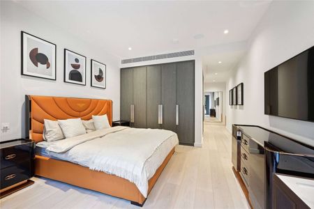 A stunning three bedroom flat on one of London's most notable residential locations - Photo 4