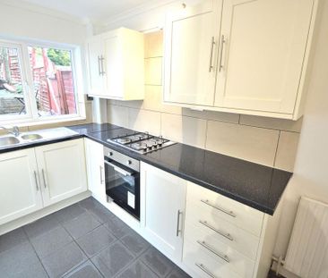 2 bedroom terraced house to rent - Photo 4
