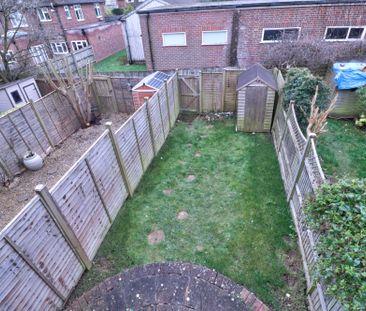 2 bedroom mid terraced house to rent - Photo 4