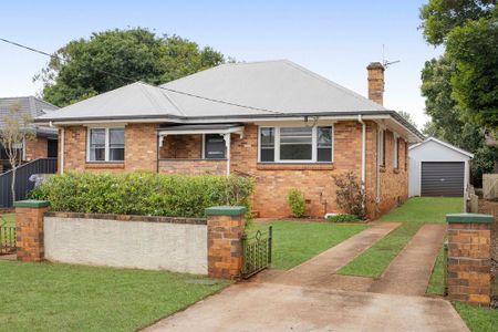 Charming family home in Harristown, short walk to school - Photo 4