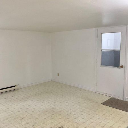 3 1/2 L’Islet-sur-mer libre 1er juillet 2026. - Photo 3