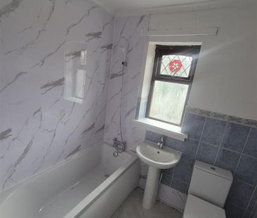 3 bedroom end of terrace house to rent - Photo 5