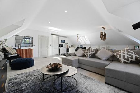 2 bedroom penthouse to rent - Photo 2