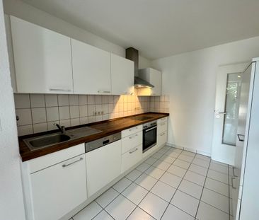 Wunderschöne 2 Zi.- Wohnung mit 2 Balkonen und EBK in der beliebten Neustadt - Foto 3