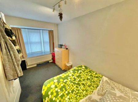 1 Bed Maisonette, Sunbourne Court, NG7 - Photo 4