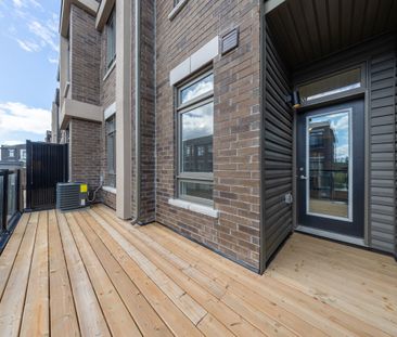 For Lease - 70 Riley Reed Lane, Richmond Hill, Ontario - Photo 2