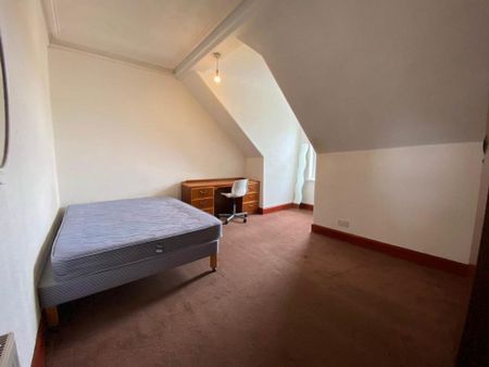 5 bedroom flat to rent - Photo 2