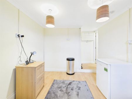 1 bedroom semi-detached house to rent - Photo 4