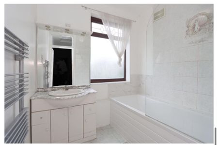 Room in a Shared House, Campbell Avenue, IG6 - Photo 5