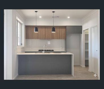 Brand New 4-Bedroom Home in Family-Friendly Estate – Crangan Bay - Photo 3