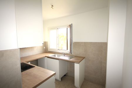 A LOUER APPARTEMENT RENOVE GRASSE SUD - Photo 4