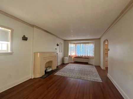 For Lease - 389 Lawrence Avenue, Toronto, Ontario - Photo 4