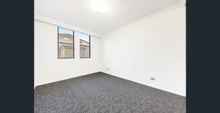 Modern Two Bedroom Apartments in Prime Location - Top floor aparment - Photo 2