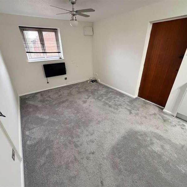 River Leys, Cheltenham, GL51 - Photo 1