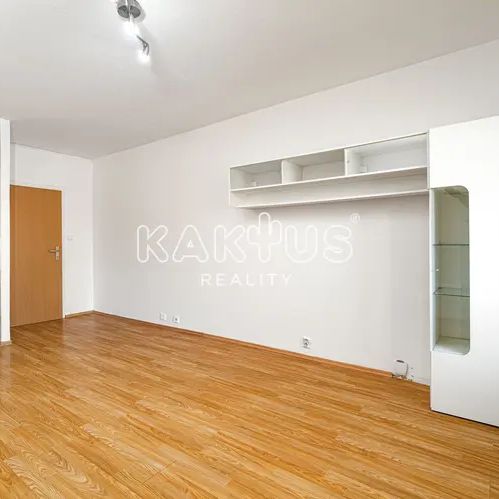 Pronájem bytu 1+kk (22 m - Photo 1