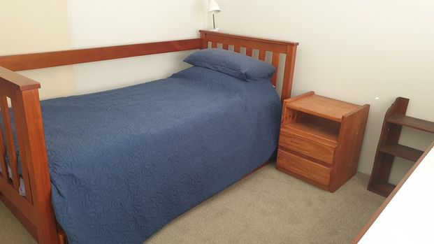 3-bedroom shared student accommodation, Panorama Drive - Photo 1