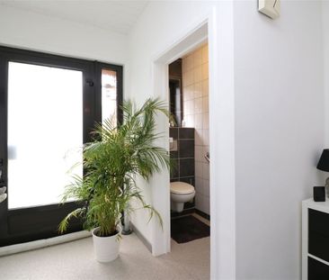 Gezellige woning, 4 slpk., inpandige garage, tuin - Photo 3