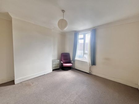 2 bedroom semi-detached house to rent - Photo 5