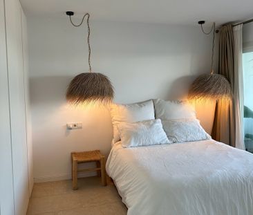 Stunning renovated apartment with sea access in Santa Ponsa - Photo 2