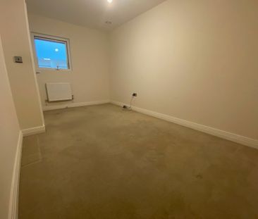 Empire House, Welwyn Garden City - Photo 4