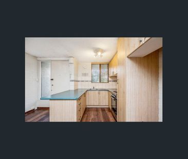 A Private Courtyard Retreat In A Convenient Wembley Location - Photo 3