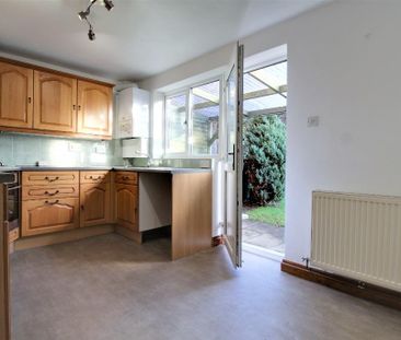 2 bedroom end of terrace house to rent - Photo 5