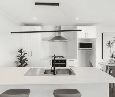 3 bedroom home in Takanini! - Photo 1