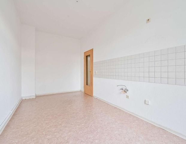 Charmante 2-Raum-Wohnung in der 1.Etage – Denkmalgeschützt in Chemnitz-Gablenz! - Photo 1