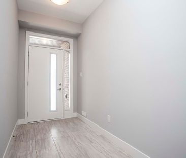 For Lease - 2048 Meadowgate Boulevard, London South, Ontario - Photo 2