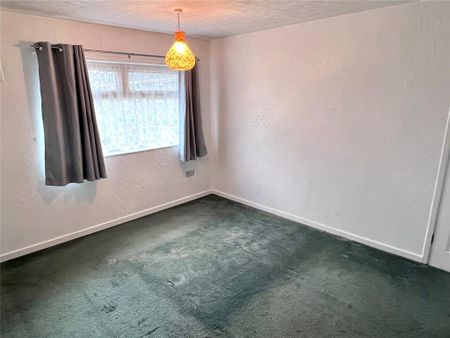 3 bedroom end of terrace house to rent - Photo 4