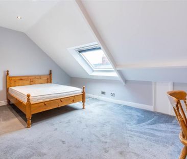 6 bedroom terraced house to rent - Photo 2