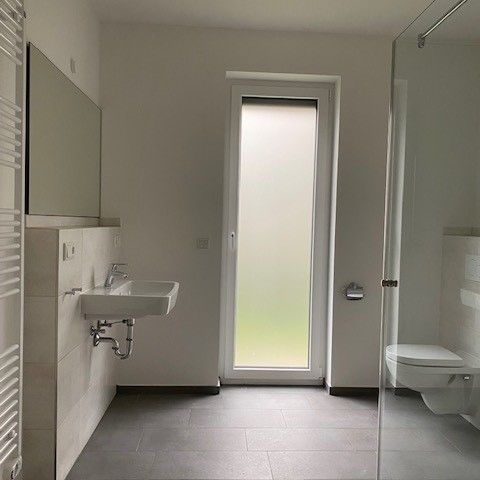 Nie wieder Treppensteigen! Wundervolle 3-Zimmer-Erdgeschosswohnung mit eigener Terrasse! - Photo 1