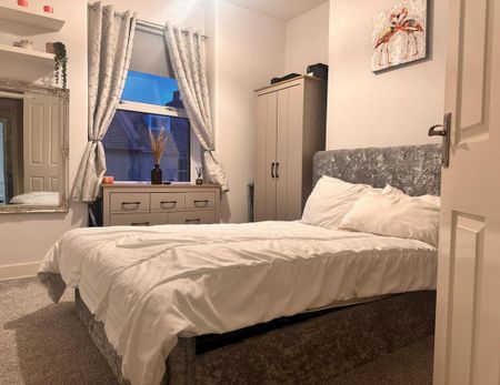 3 bedroom terraced house to rent - Photo 2