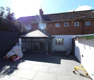 4 bedroom terraced house to rent - Photo 6
