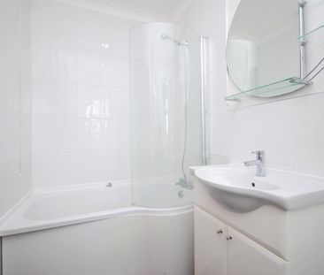 Flat to rent - Crystal Palace Road, East Dulwich, SE22 - Photo 5