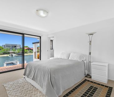 22 Kurrawa Avenue, Mermaid Waters QLD 4218 - House For Rent | Domain - Photo 2