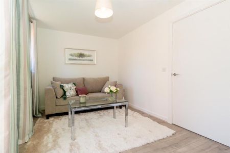 2 bedroom semi-detached house to rent - Photo 2