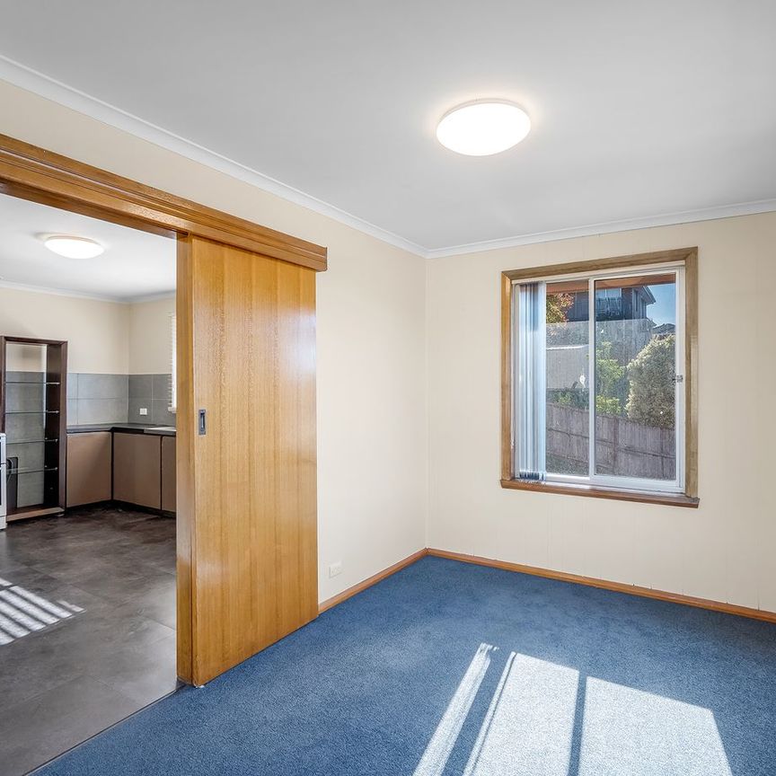 Delightful Three Bedroom - Photo 1