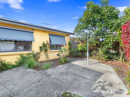 5/14 Muir Street, Frankston VIC 3199 - Photo 4